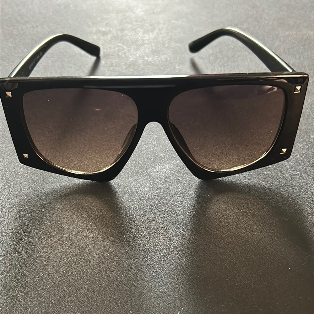 Black Oversized Shield Sunglasses with Gradient Lenses